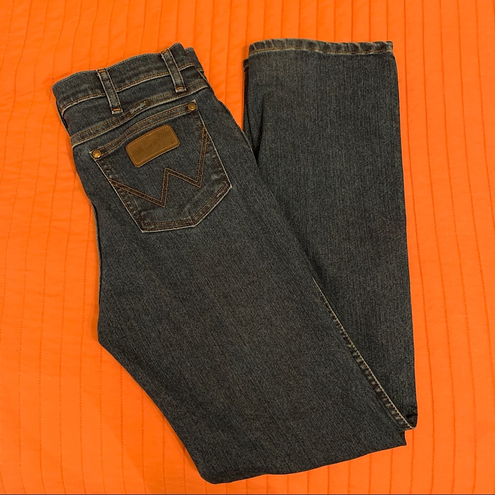 Like New Wrangler Premium Performance Cowboy Cut Slim Fit Jeans (36MAVMR) 30x32